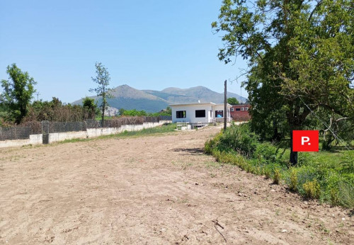 Locale commerciale in vendita a Pontelatone