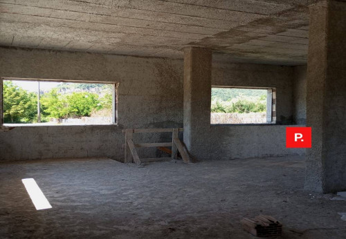 Locale commerciale in vendita a Pontelatone