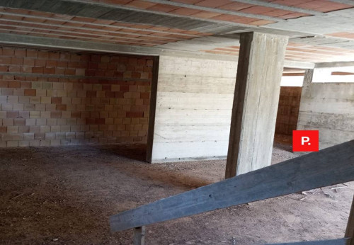 Locale commerciale in vendita a Pontelatone