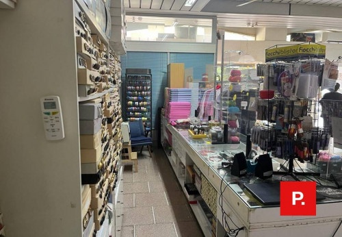 Locale commerciale in affitto a Caserta