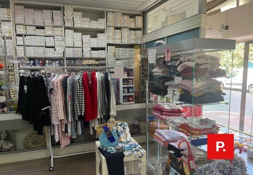 Locale commerciale in affitto a Caserta