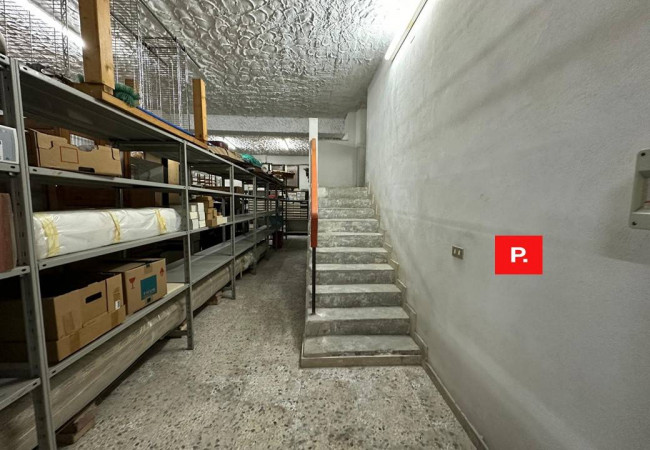 Locale commerciale in vendita a Santa Maria Capua Vetere