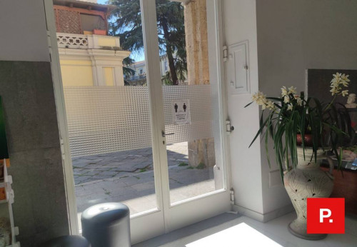 Locale commerciale in affitto a Caserta