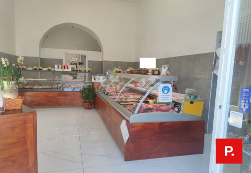 Locale commerciale in affitto a Caserta