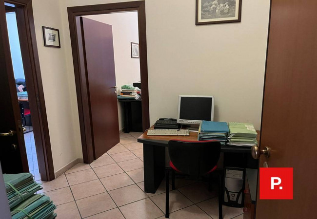 Ufficio in affitto a Caserta (CE)