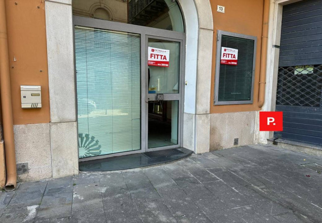 Fondo commerciale in affitto a Santa Maria Capua Vetere (CE)