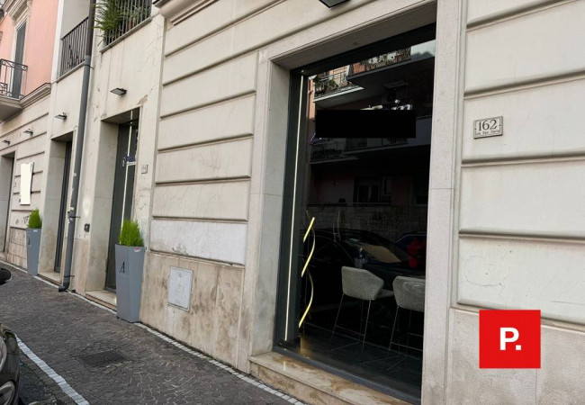 Fondo commerciale in vendita a Caserta (CE)