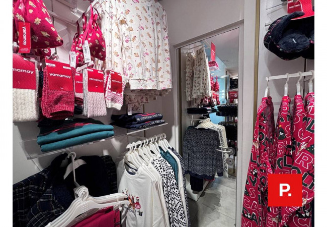 Locale commerciale in affitto a Caserta