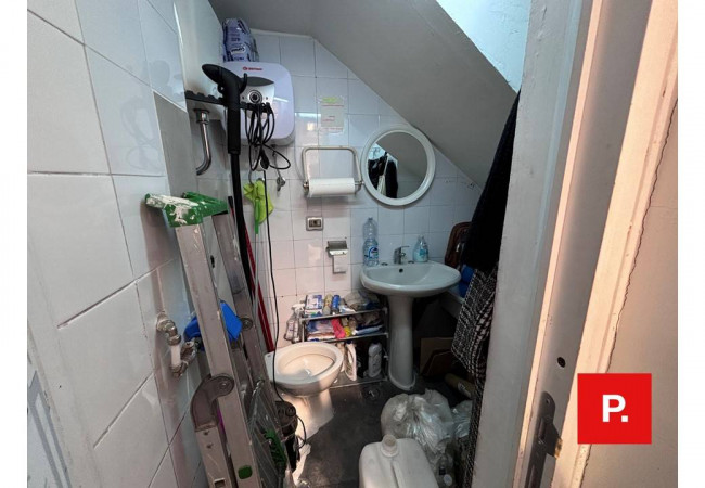 Locale commerciale in affitto a Caserta