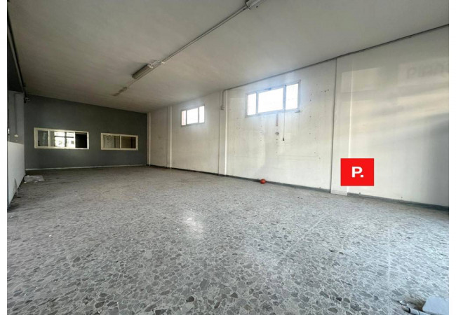 Locale commerciale in affitto a Curti