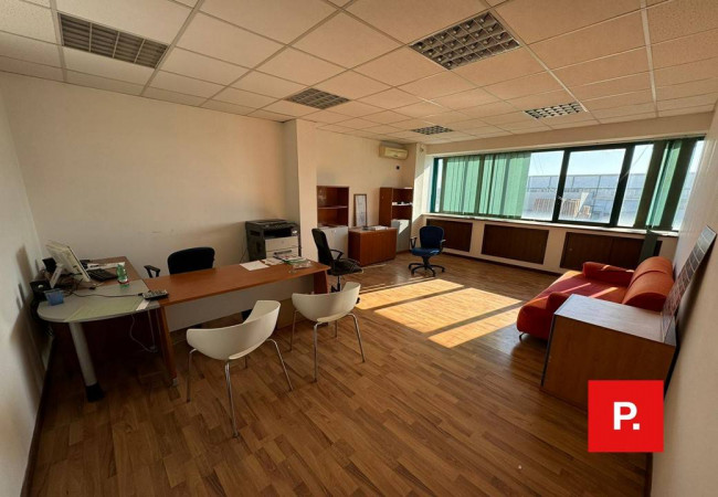 Studio/Ufficio in affitto a Vitulazio