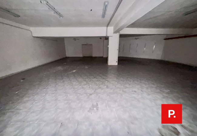 Locale commerciale in vendita a Caserta