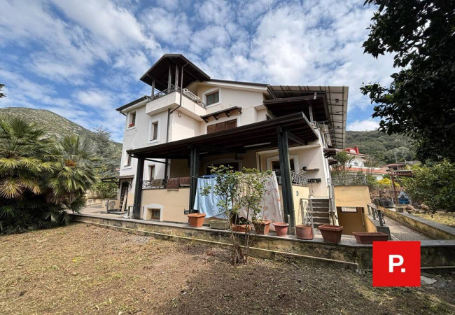 Villa in vendita a Caserta