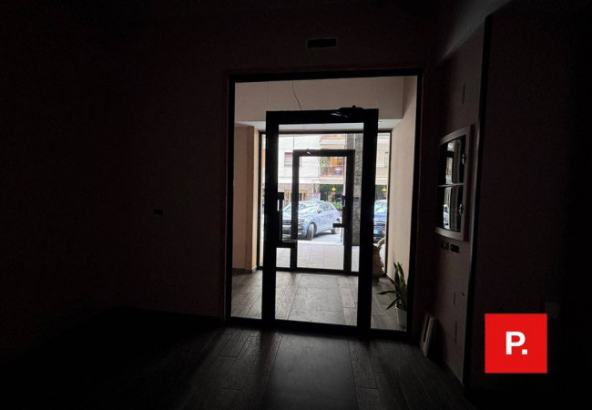 Locale commerciale in affitto a Caserta