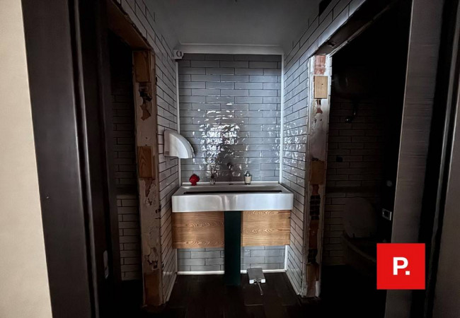 Locale commerciale in affitto a Caserta