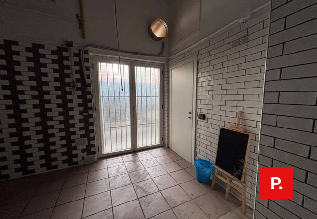 Locale commerciale in affitto a Caserta