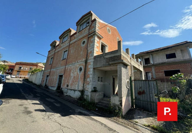 Casa singola in vendita a Castel Morrone