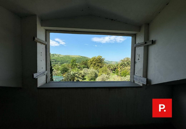 Casa singola in vendita a Castel Morrone