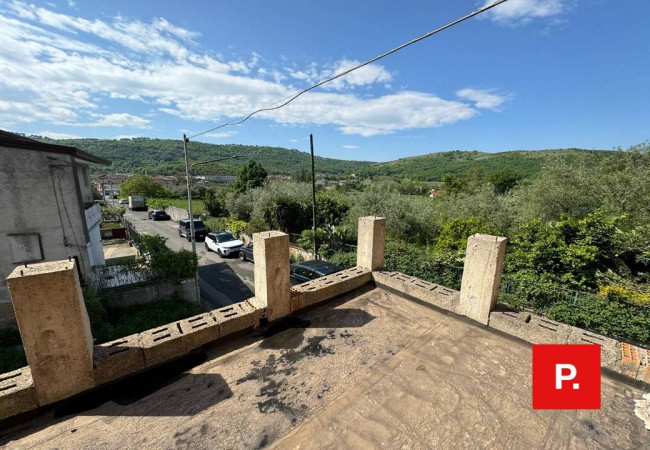 Casa singola in vendita a Castel Morrone