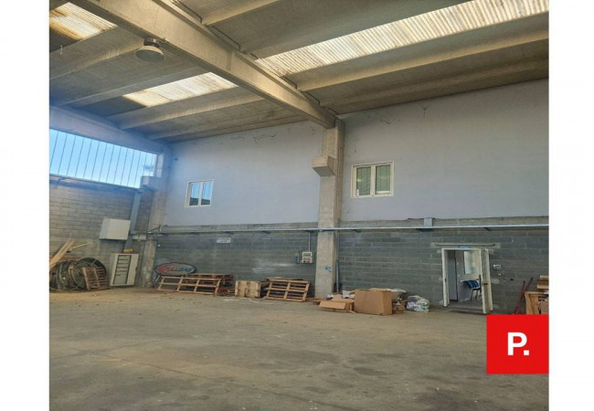 Capannone in vendita a Sannazzaro de' Burgondi