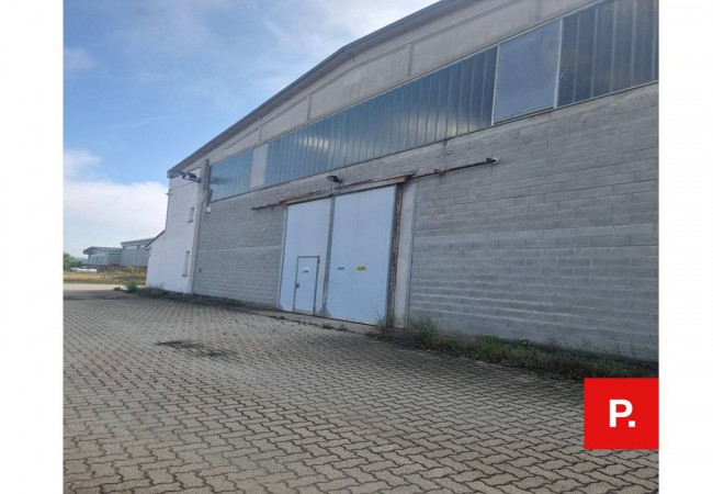 Capannone in vendita a Sannazzaro de' Burgondi