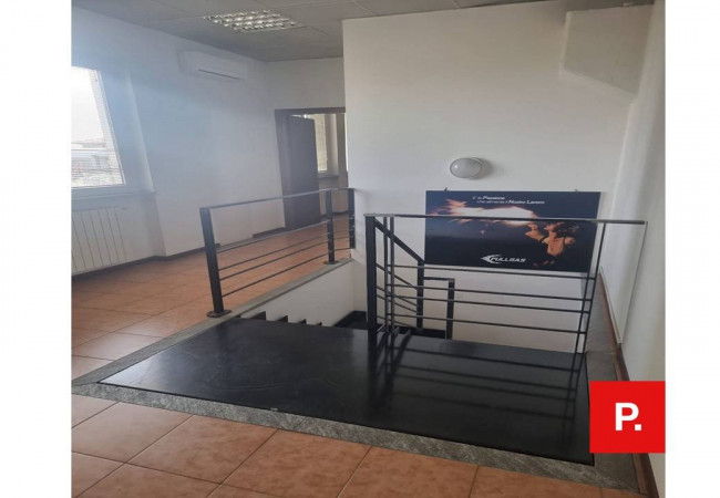 Capannone in vendita a Sannazzaro de' Burgondi