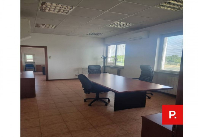 Capannone in vendita a Sannazzaro de' Burgondi