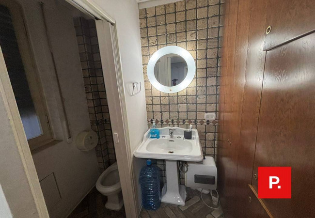 Locale commerciale in affitto a Caserta