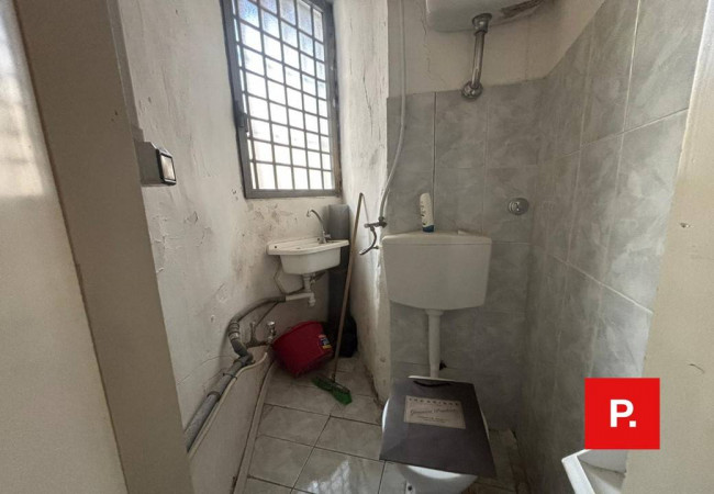 Locale commerciale in vendita a Caserta