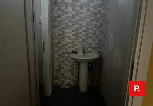 Locale commerciale in affitto a Caserta