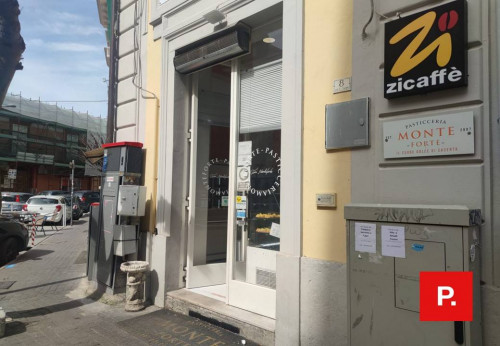 Locale commerciale in vendita a Caserta