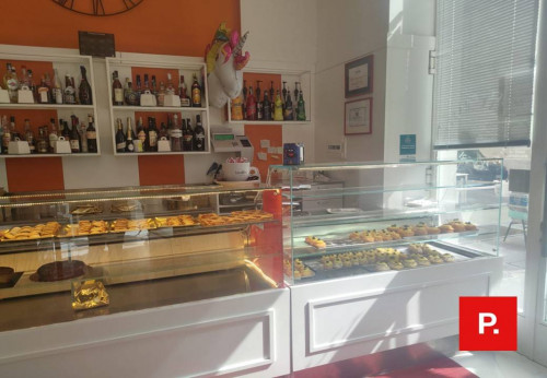 Locale commerciale in vendita a Caserta