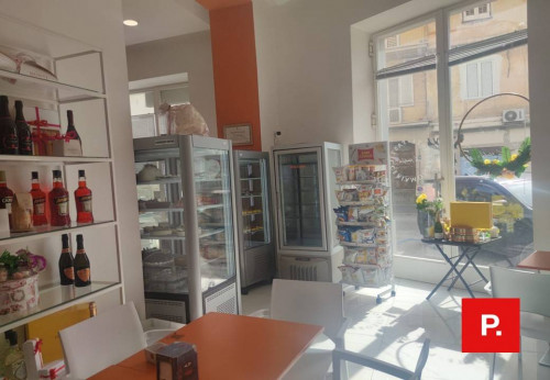 Locale commerciale in vendita a Caserta