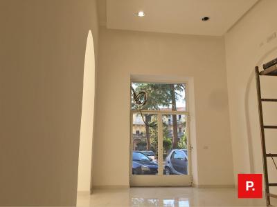 Locale commerciale in vendita a Caserta