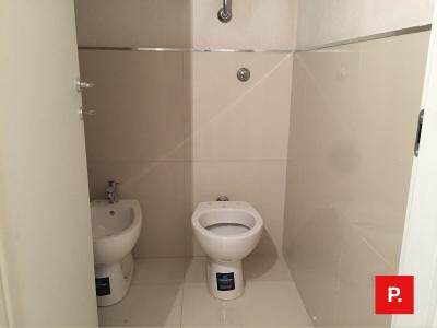 Locale commerciale in vendita a Caserta