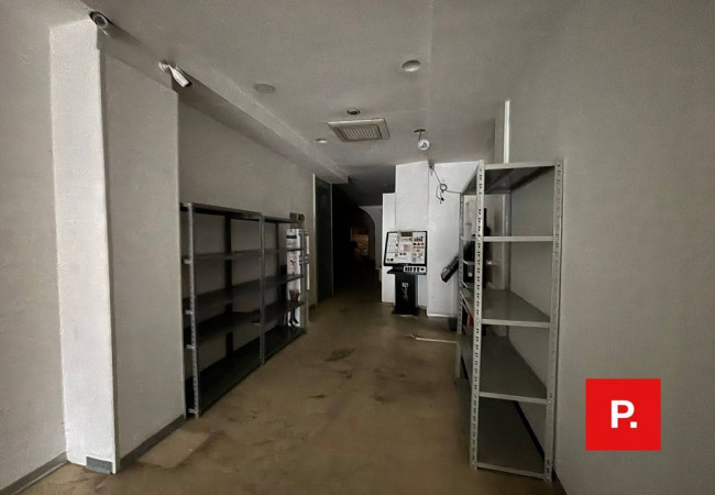 Locale commerciale in affitto a Caserta