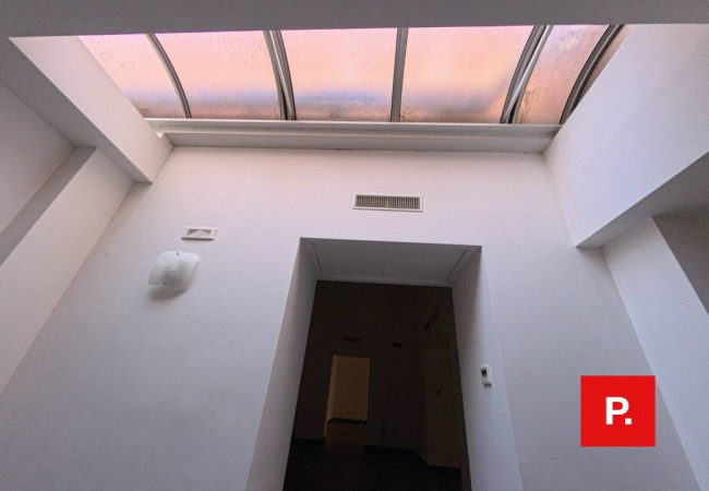 Locale commerciale in affitto a Caserta