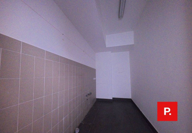 Locale commerciale in affitto a Caserta