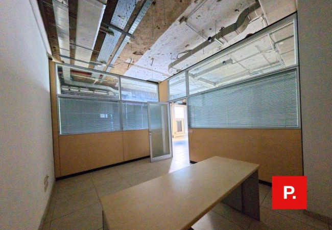 Locale commerciale in affitto a Santa Maria Capua Vetere