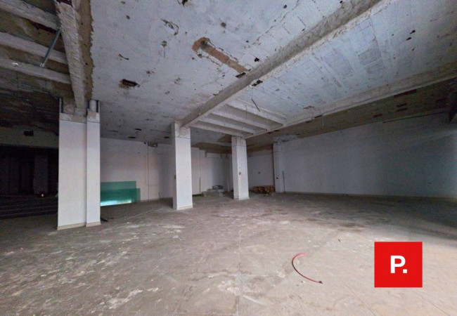 Locale commerciale in affitto a Santa Maria Capua Vetere