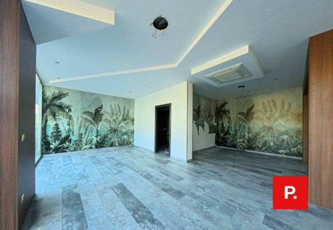 Locale commerciale in affitto a Santa Maria Capua Vetere