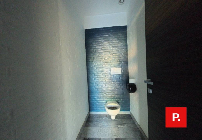 Locale commerciale in affitto a Santa Maria Capua Vetere