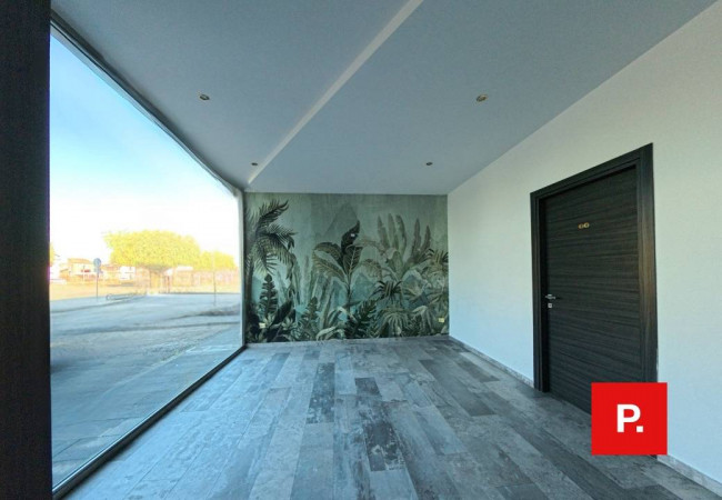 Locale commerciale in affitto a Santa Maria Capua Vetere