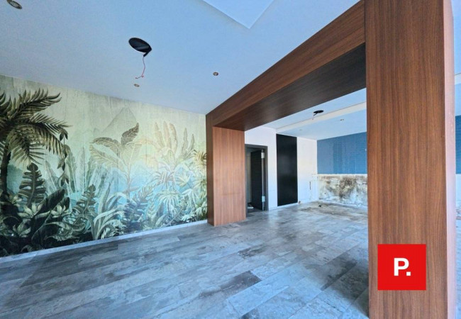 Locale commerciale in affitto a Santa Maria Capua Vetere