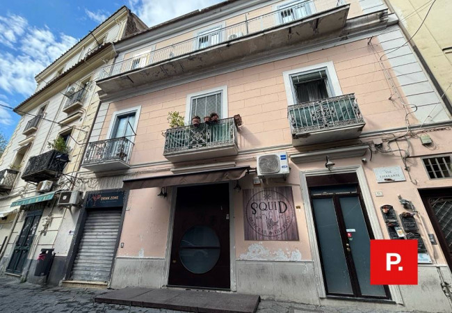 Locale commerciale in affitto a Caserta