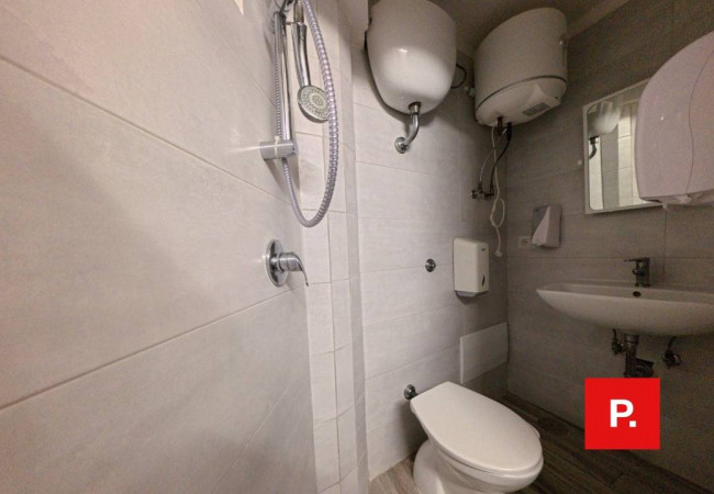 Locale commerciale in affitto a Caserta