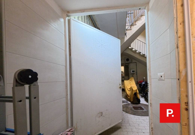 Locale commerciale in affitto a Caserta