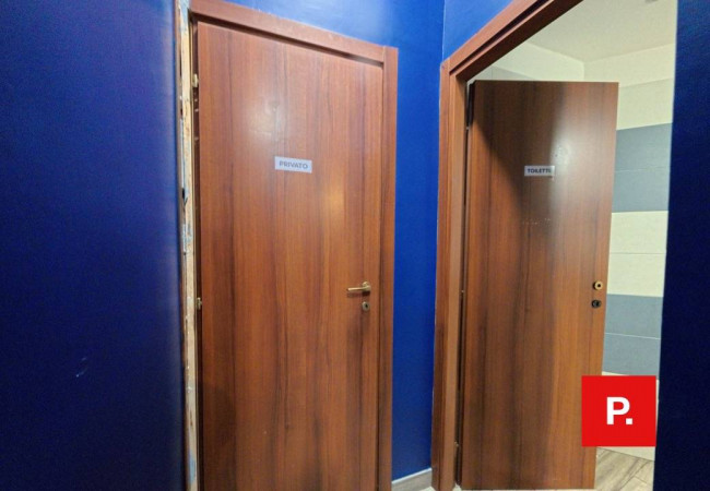 Locale commerciale in affitto a Caserta