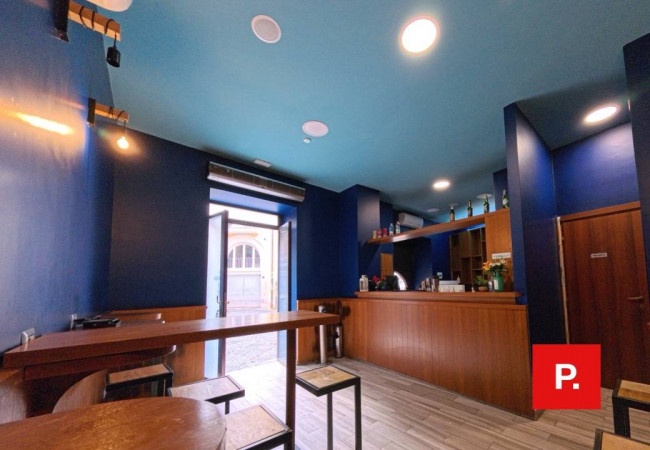 Locale commerciale in affitto a Caserta