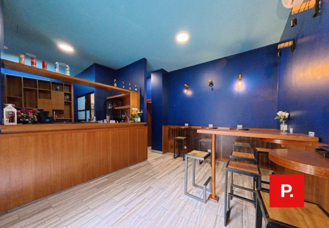 Locale commerciale in affitto a Caserta